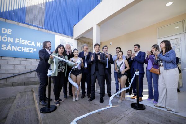 Kicillof inauguró el nuevo edificio del Centro de Educación Física N°56 de Don Orione
