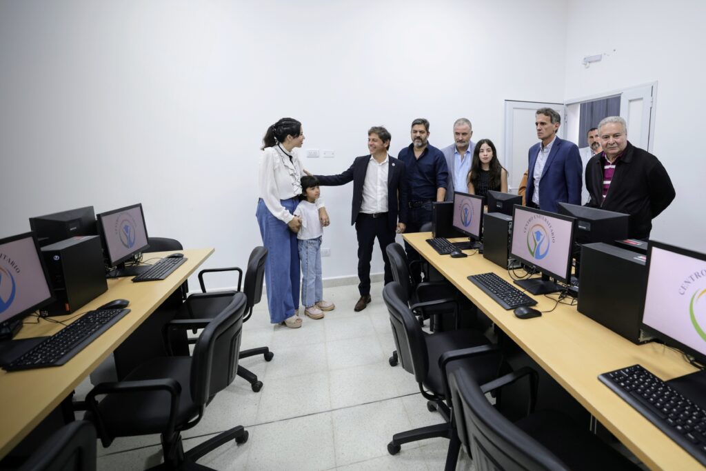 Kicillof inauguró el primer centro universitario de Ramallo