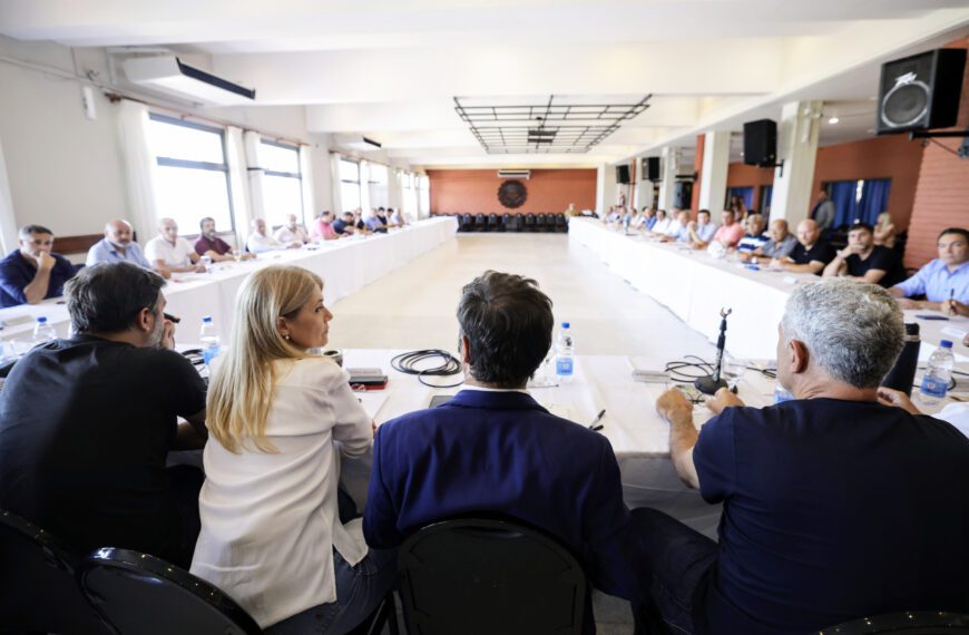 Kicillof se reunió con intendentes bonaerenses…