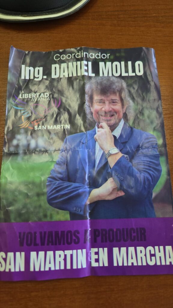 Mollo de coordinador de LLA a  «CANDIDATO, sin la imagen del Presidente»