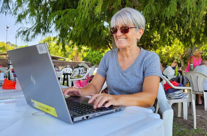 El Municipio instaló el servicio de internet satelital de alta velocidad de SpaceX en “Puerto Libre”, el principal centro de recreación para adultos mayores del distrito. El predio a orillas del río, históricamente, sufría problemas de conexión.