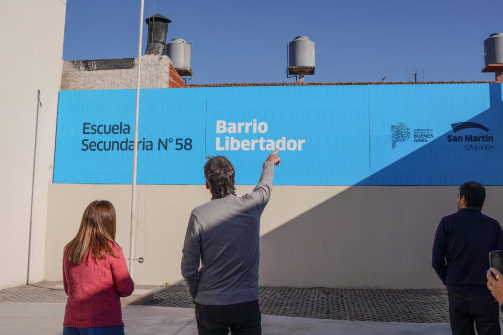 Fernando Moreira recorrió la nueva Escuela Secundaria de Barrio Libertador