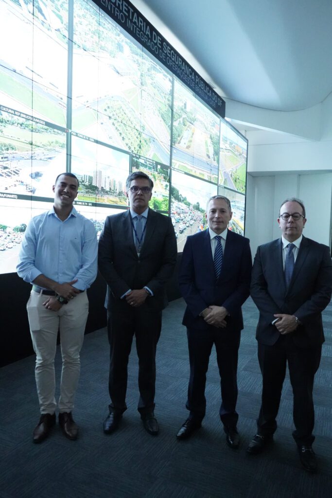 Fernando Gray recorrió el centro integrado de operações de Brasilia