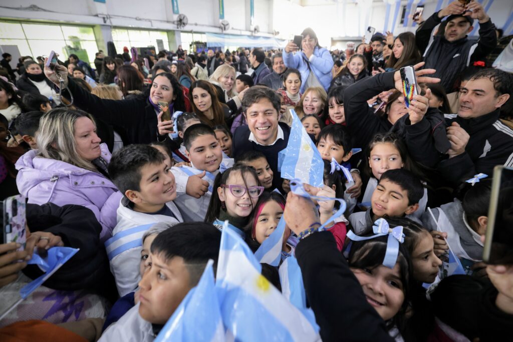 Promesa a la bandera: más de 600 alumnos bonaerenses reafirmaron su compromiso con los valores nacionales