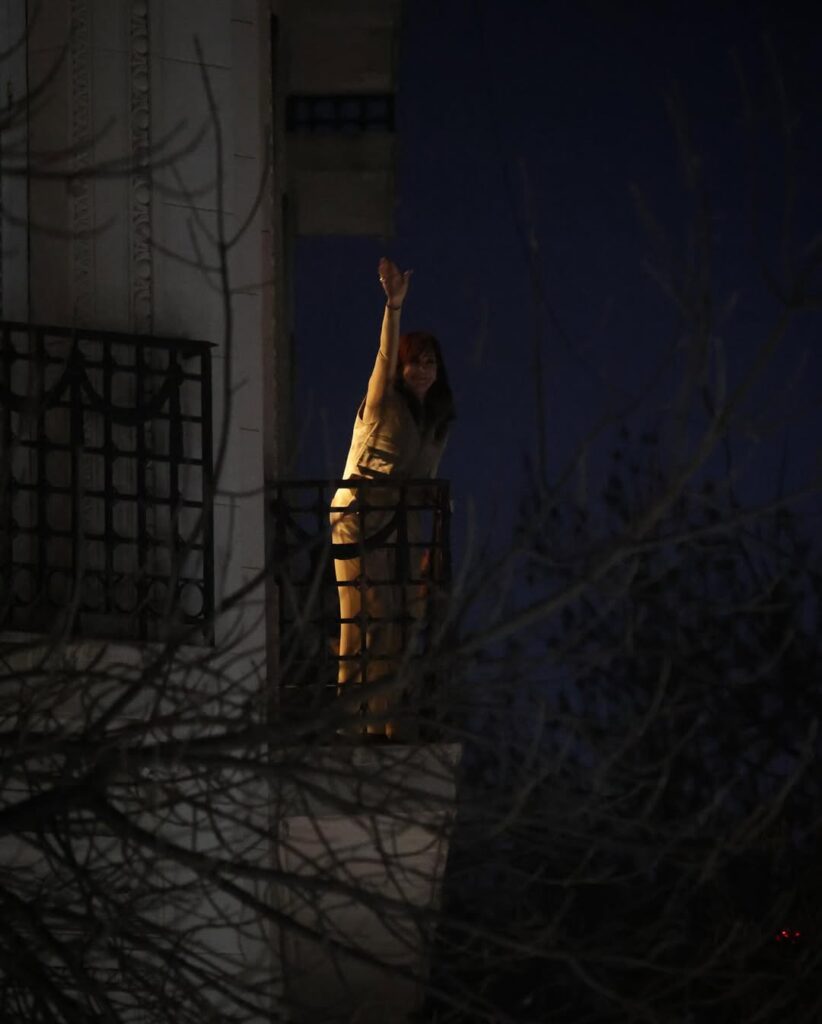 Cristina Kirchner pidió cumplir su condena en arresto domiciliario sin tobillera electrónica