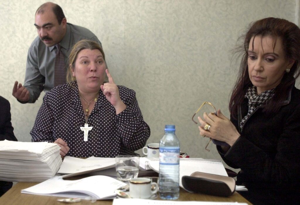 Elisa Carrió y Cristina Kirchner, cuando eran legisladoras.