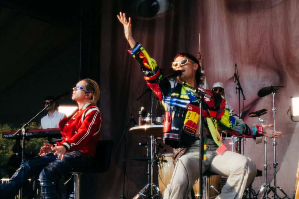 CA7RIEL & Paco Amoroso y Doechii encendieron el Día 3 de Lollapalooza Chicago