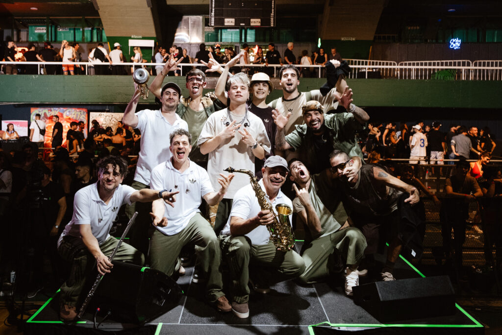 Con Emilia, Rosalía y muchos invitados, Cindy Cats despidió el año con su clásico formato 360°