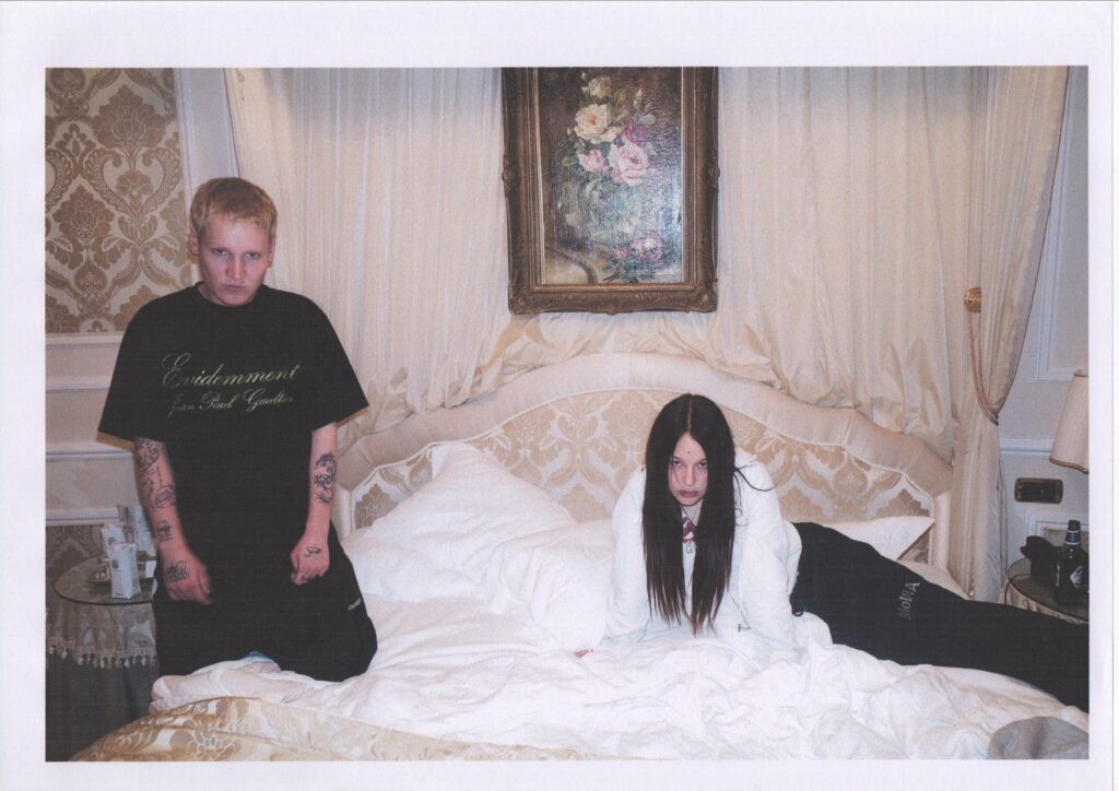 Brutalismus 3000 y Six Sex